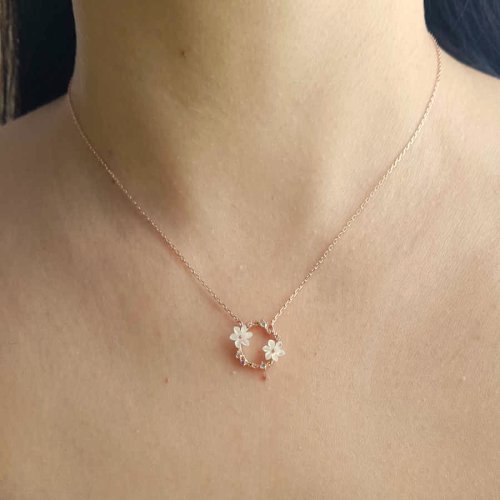 CNG Jewels - Beyaz Çiçekli Rose Gümüş Bayan Kolye