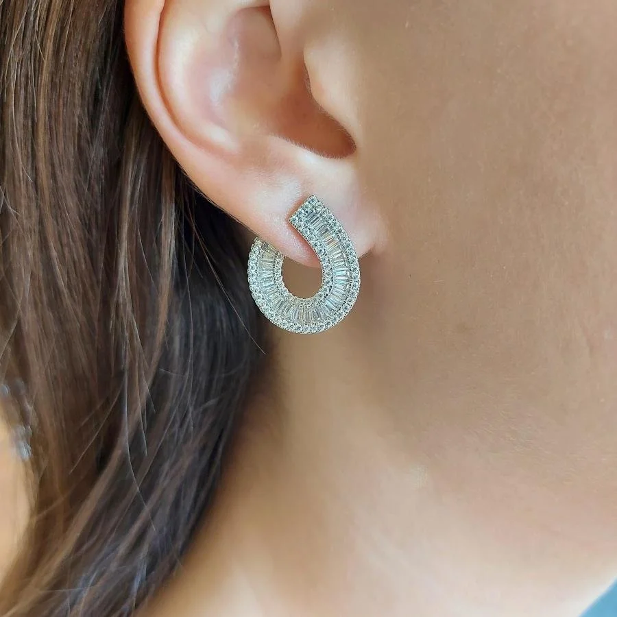 Baget Taşlı Asimetrik Gümüş Kadın Küpe - 1