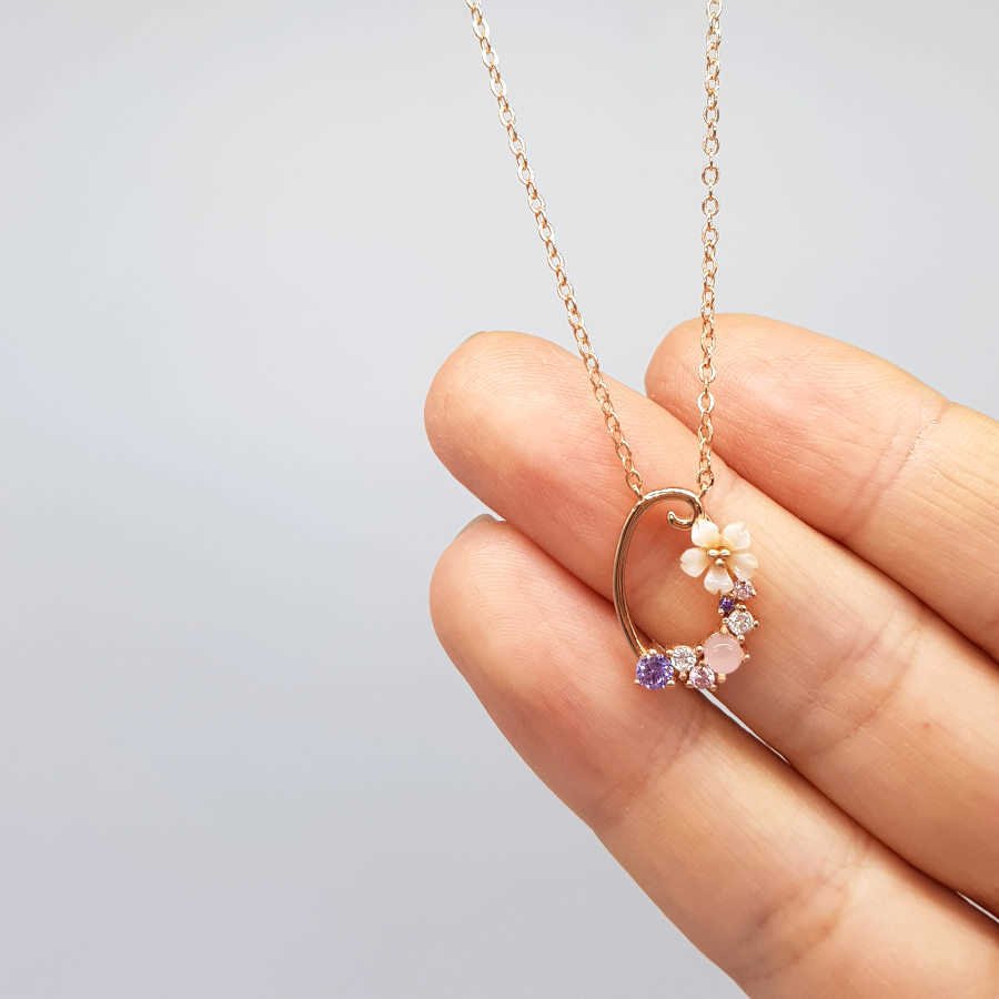 Çiçekli O Harfi Gümüş Kadın Kolye - CNG Jewels