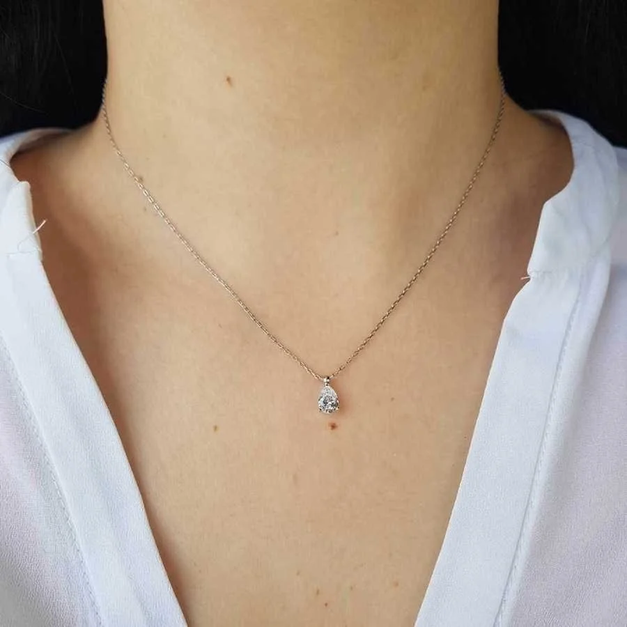 Damla Şeklinde Swarovski Tektaş Gümüş Bayan Kolye