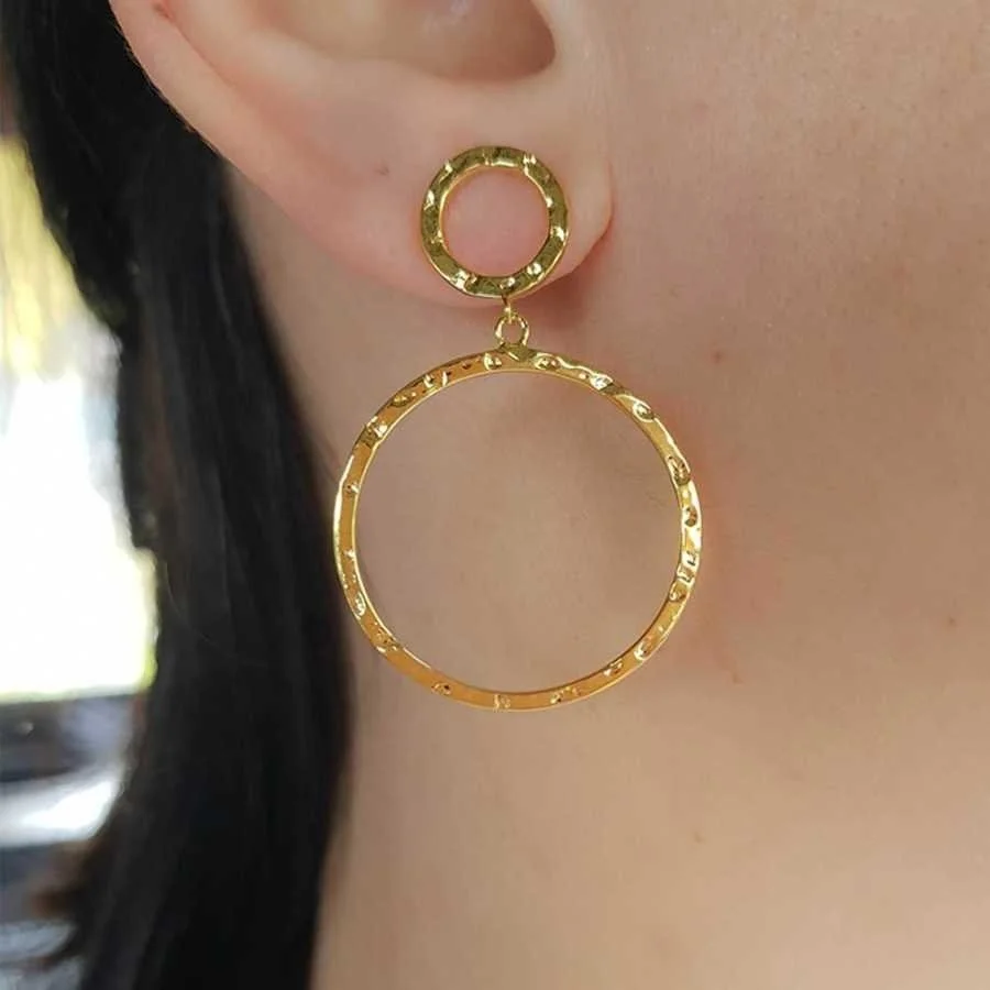 Doku Desenli İki Halka Gold Gümüş Küpe - 1