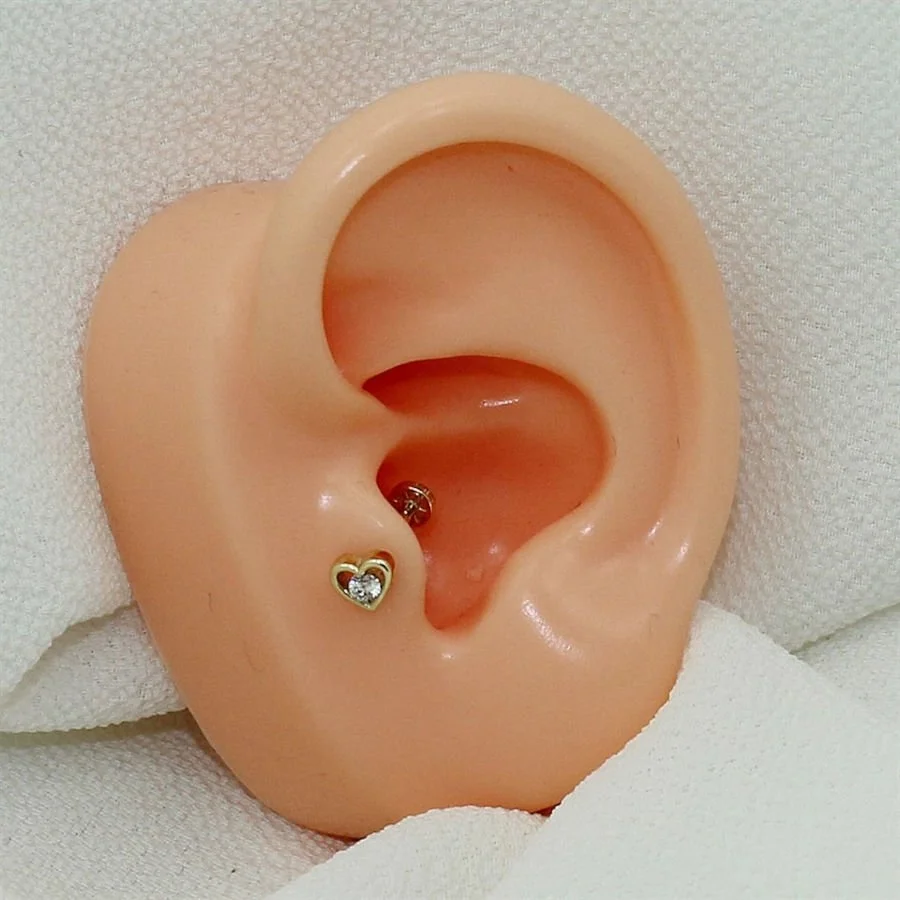 Kalp Ortası Tektaş Altın Tragus Piercing