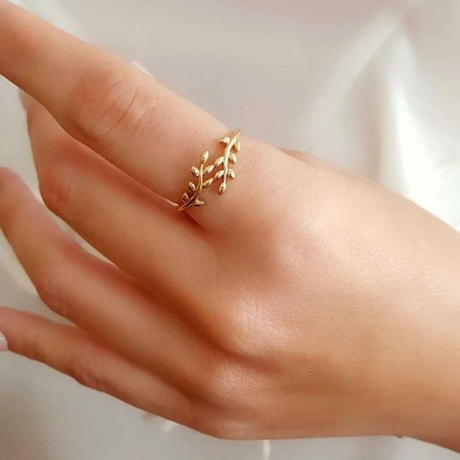 Laurel Leaf Gold Ring