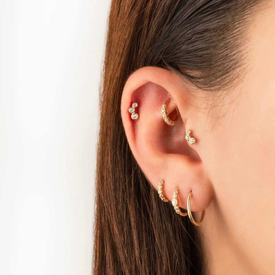 Minimal Süzme Üç Taş Altın Tragus Piercing