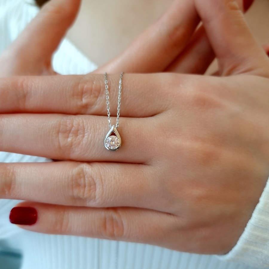 Swarovski Su Damlası Tek Taş Gümüş Kadın Kolye - CNG Jewels