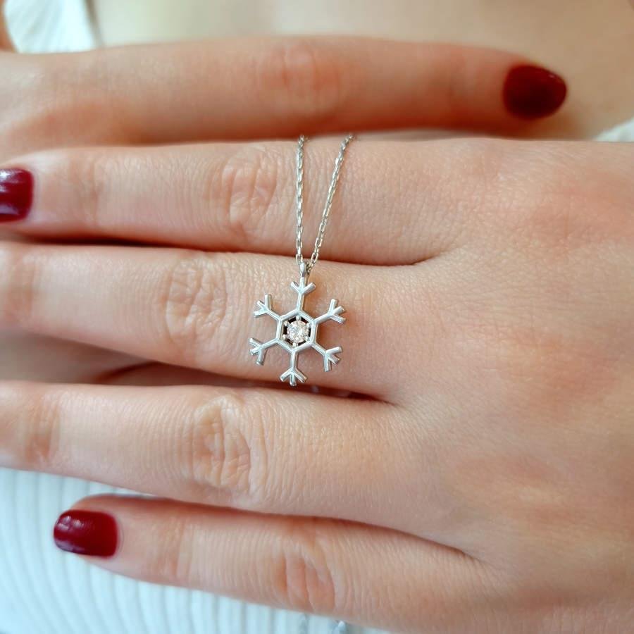 Swarovski Taşlı Kar Tanesi Gümüş Kadın Kolye - CNG Jewels
