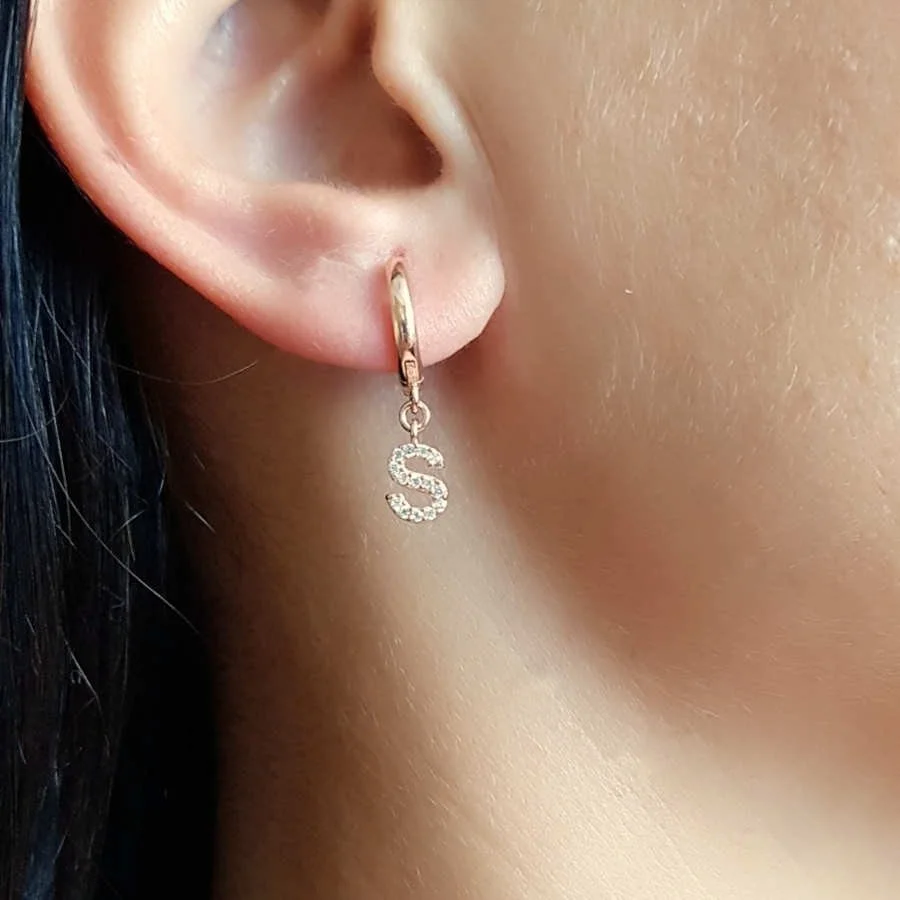 Taşlı Harfli Sallantılı Gümüş Kadın Halka Küpe - 6