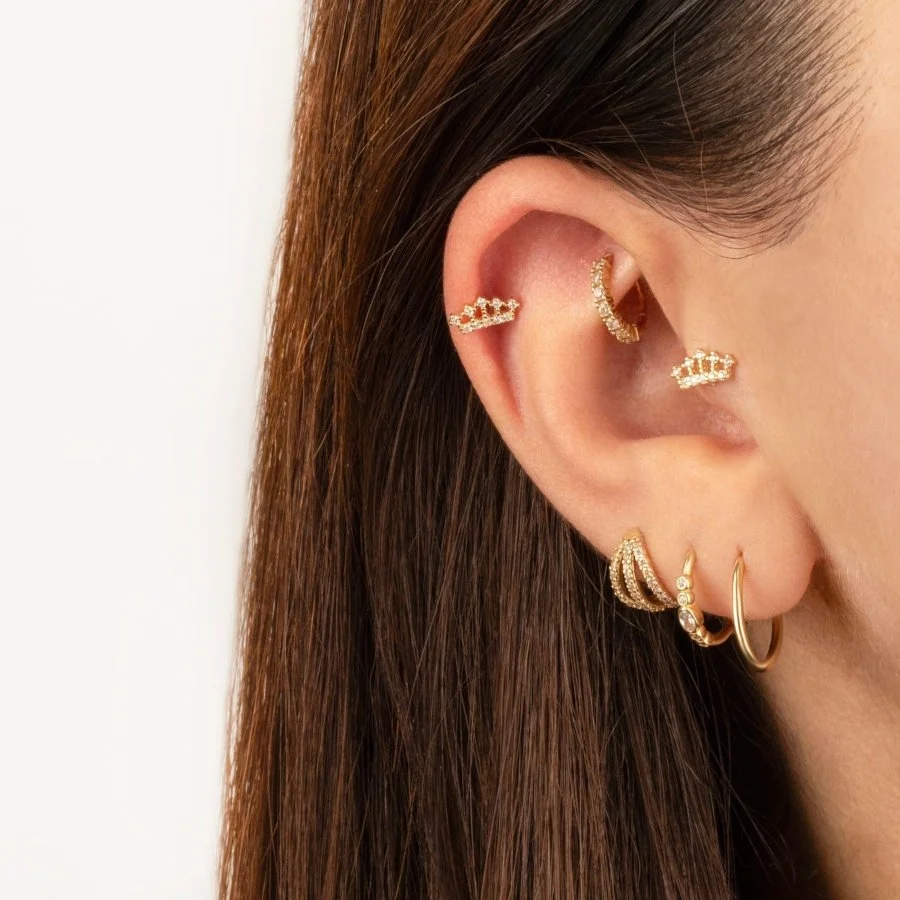 Taşlı Kraliçe Tacı Altın Tragus Piercing