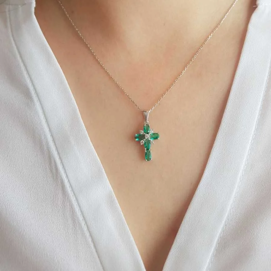Zümrüt Taşlı Haç Kadın Gümüş Kolye - 2