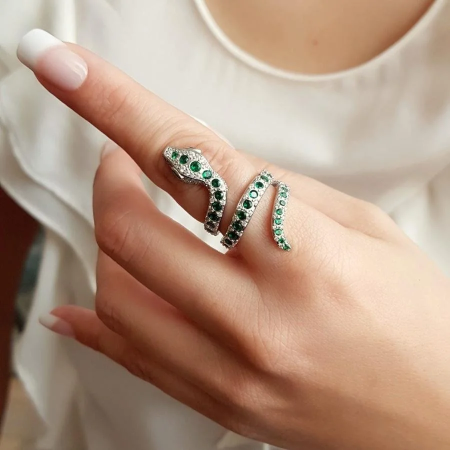 Zümrüt Taşlı Sarmal Yılan Gümüş Kadın Yüzük - 2